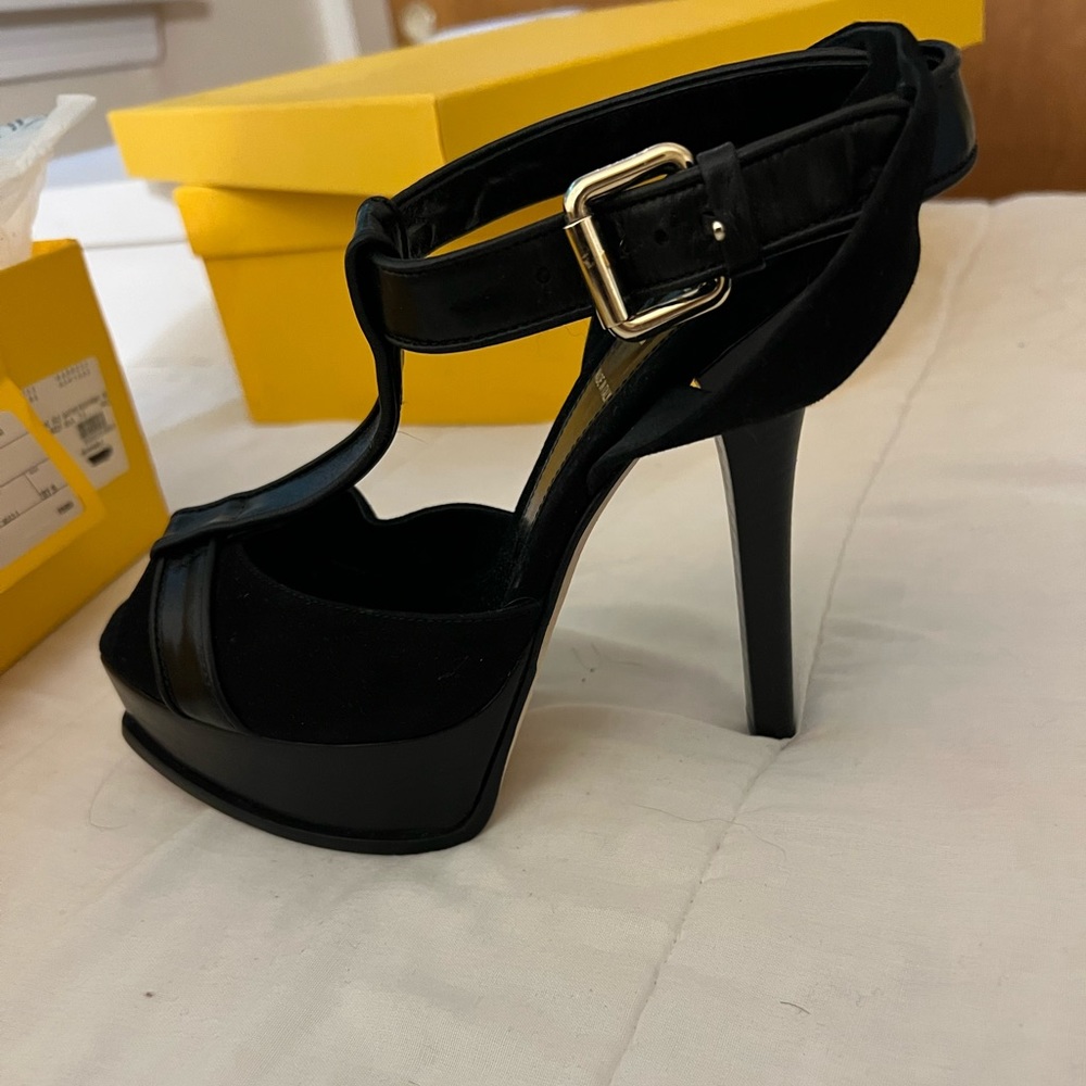 Fendi Women’s High Heels Black/Gold Metal Original Box & Packing